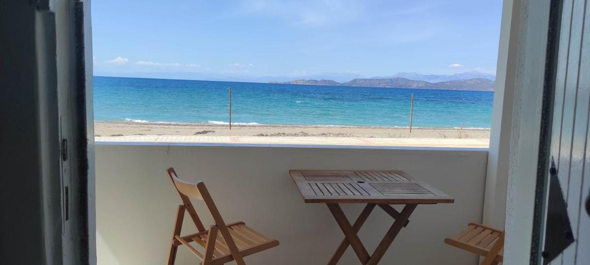 Sun, Sea, and Sand-Only 20 Footsteps to the Beach - Housity
