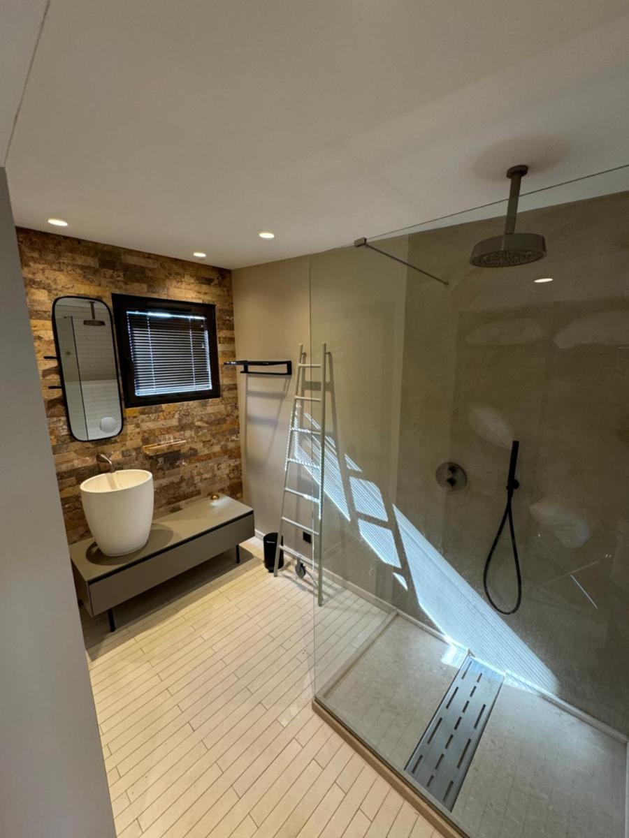 Salle de bains dans l'établissement Misincu