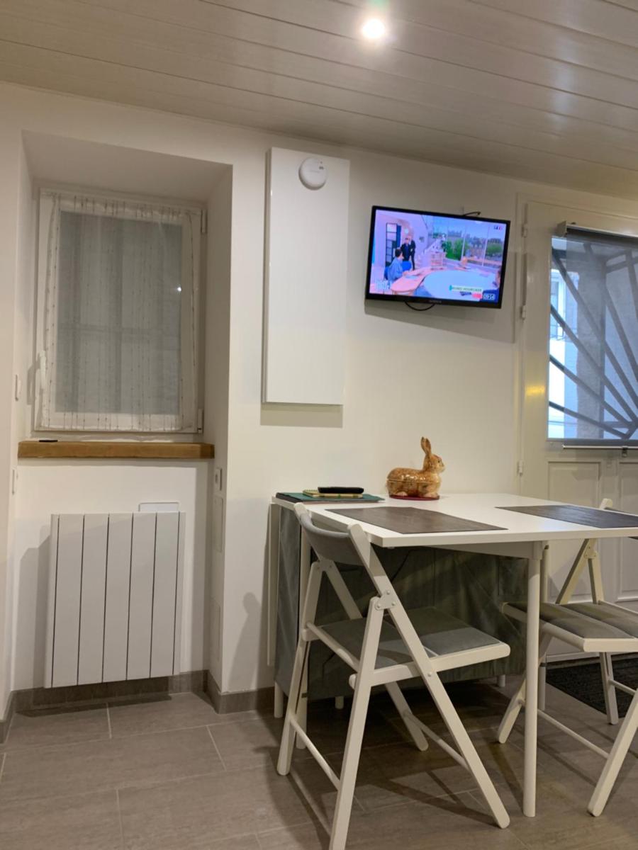Charmante petite maison en pierre, avec accès autonome - Housity