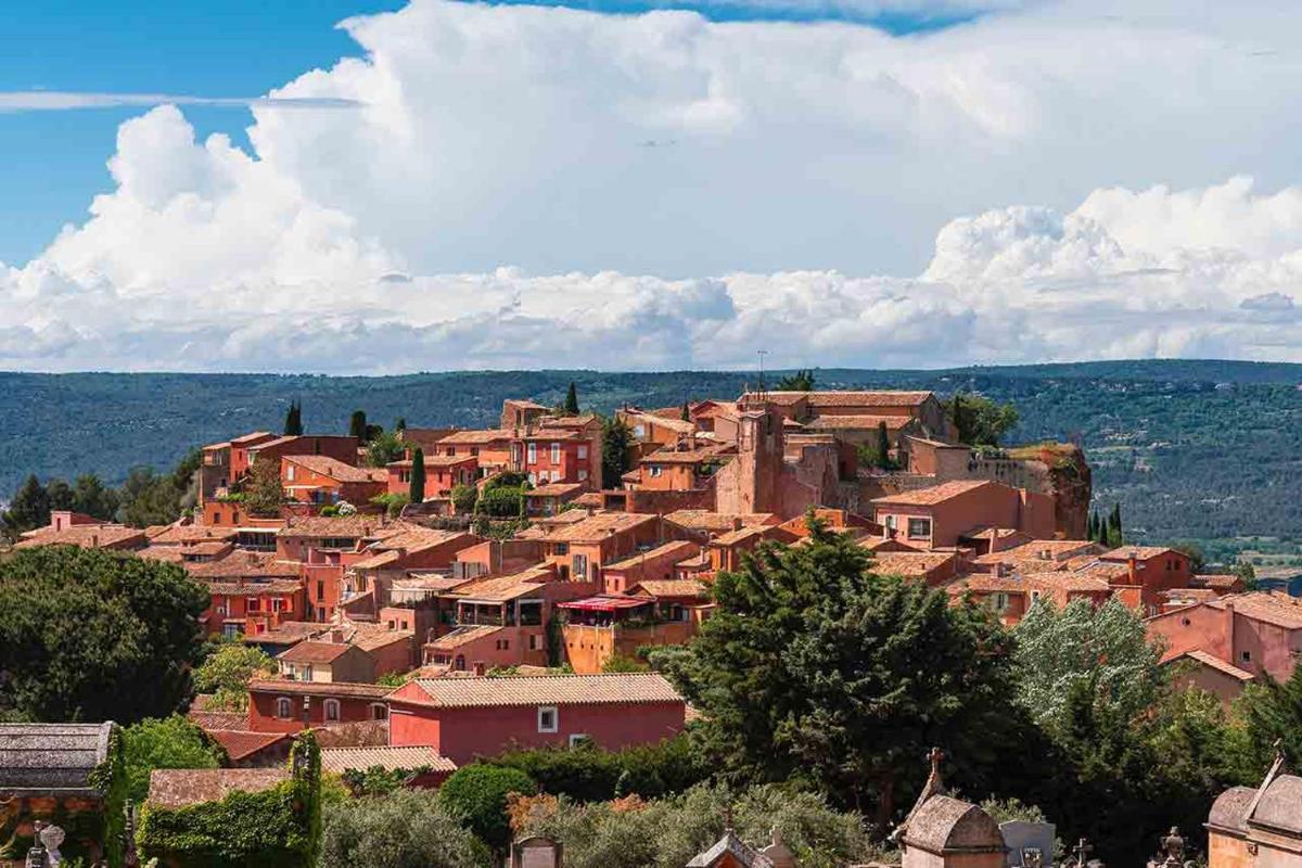 ENTRE VENTOUX ET LUBERON Chambre d'hôte - Housity