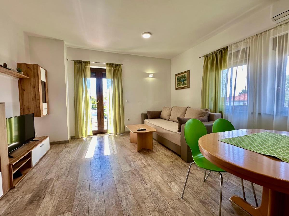 Coastal Family Escape in Turanj, Croatia - Housity