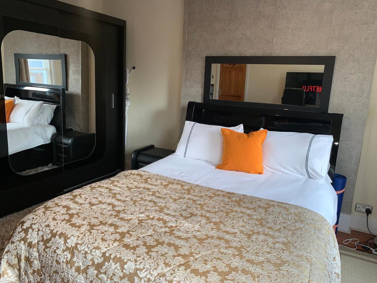 Superbly Furnished Apartment in Central London - Housity