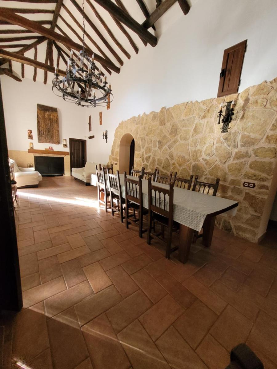Casa Rural Finca Los Olivos - Housity
