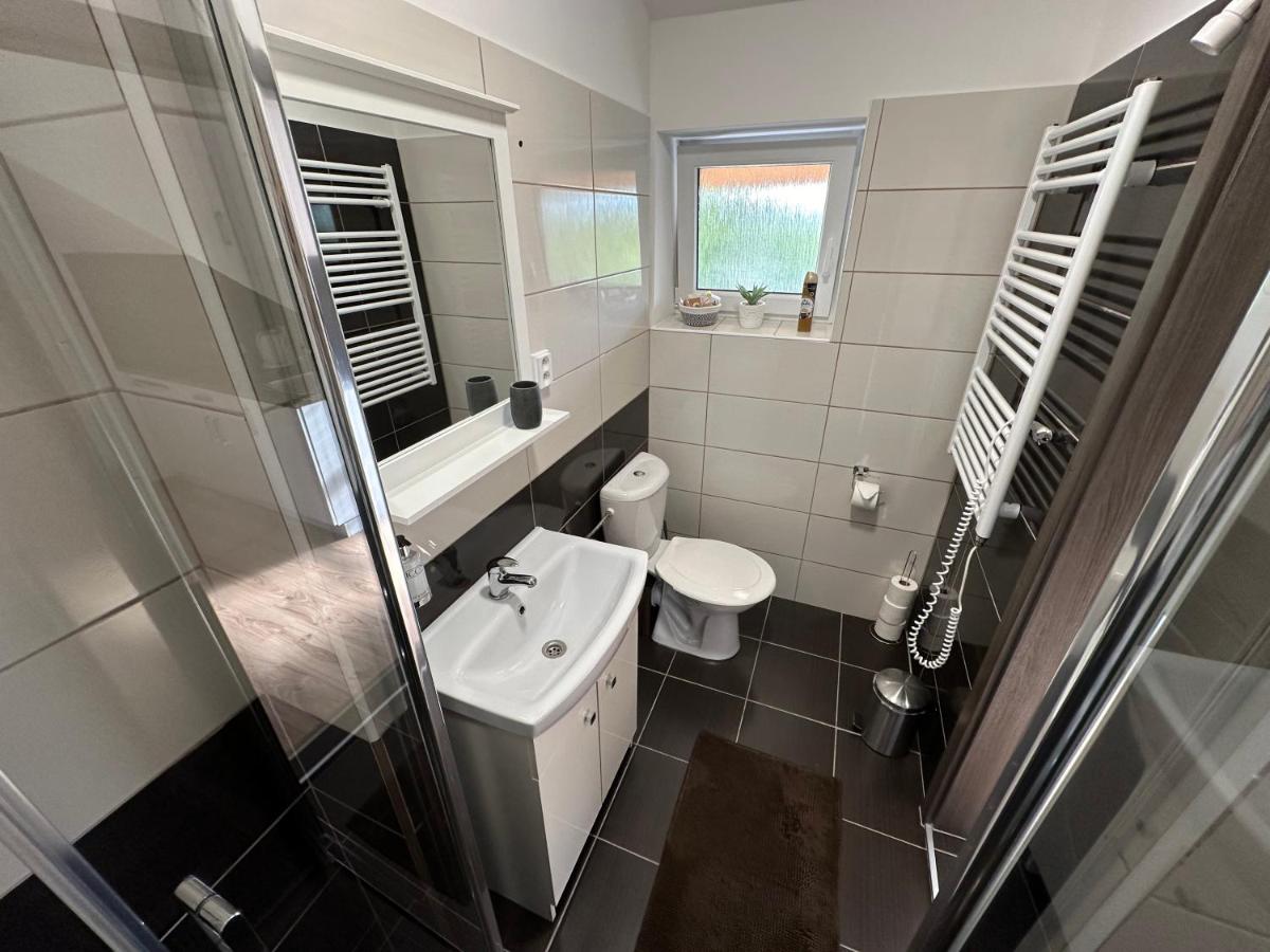 Apartmány & Vinařství Káňa - Housity