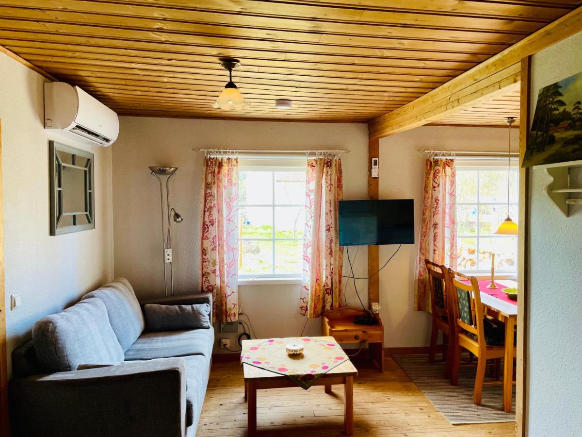 Viken - Cottage by Dalslands Canal - Housity