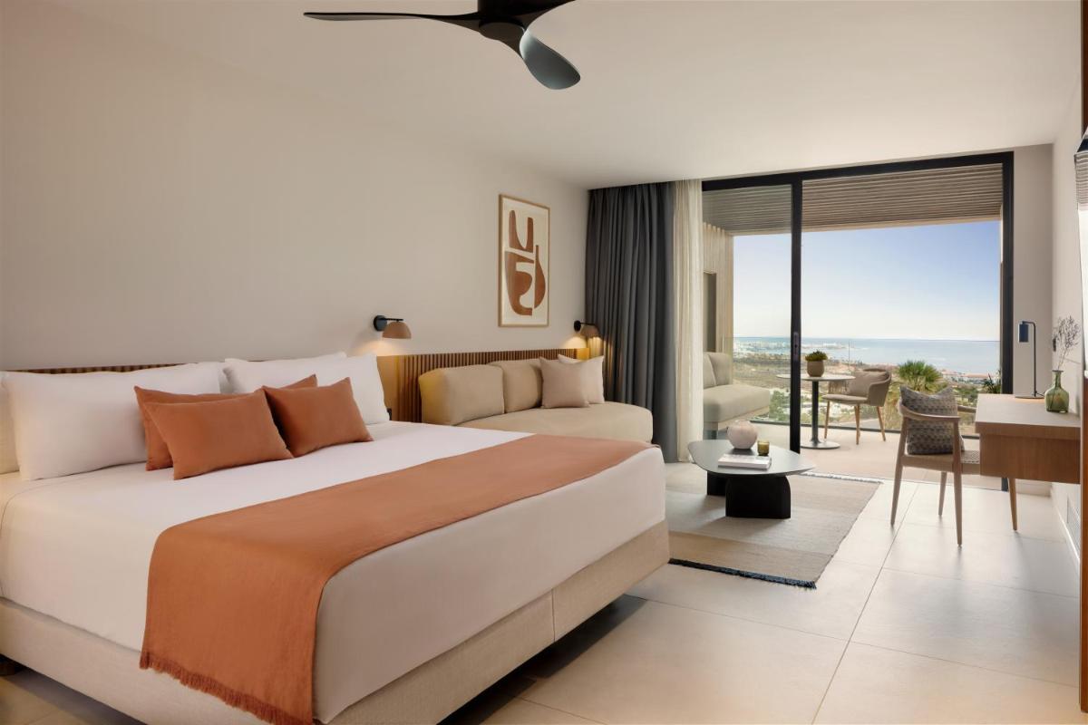 Cama o camas de una habitación en Royal Hideaway Corales Villas