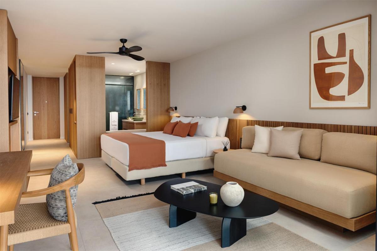 Cama o camas de una habitación en Royal Hideaway Corales Villas