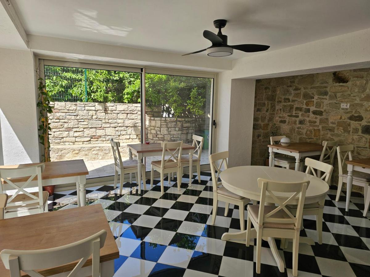 Ku?u Urla - Housity