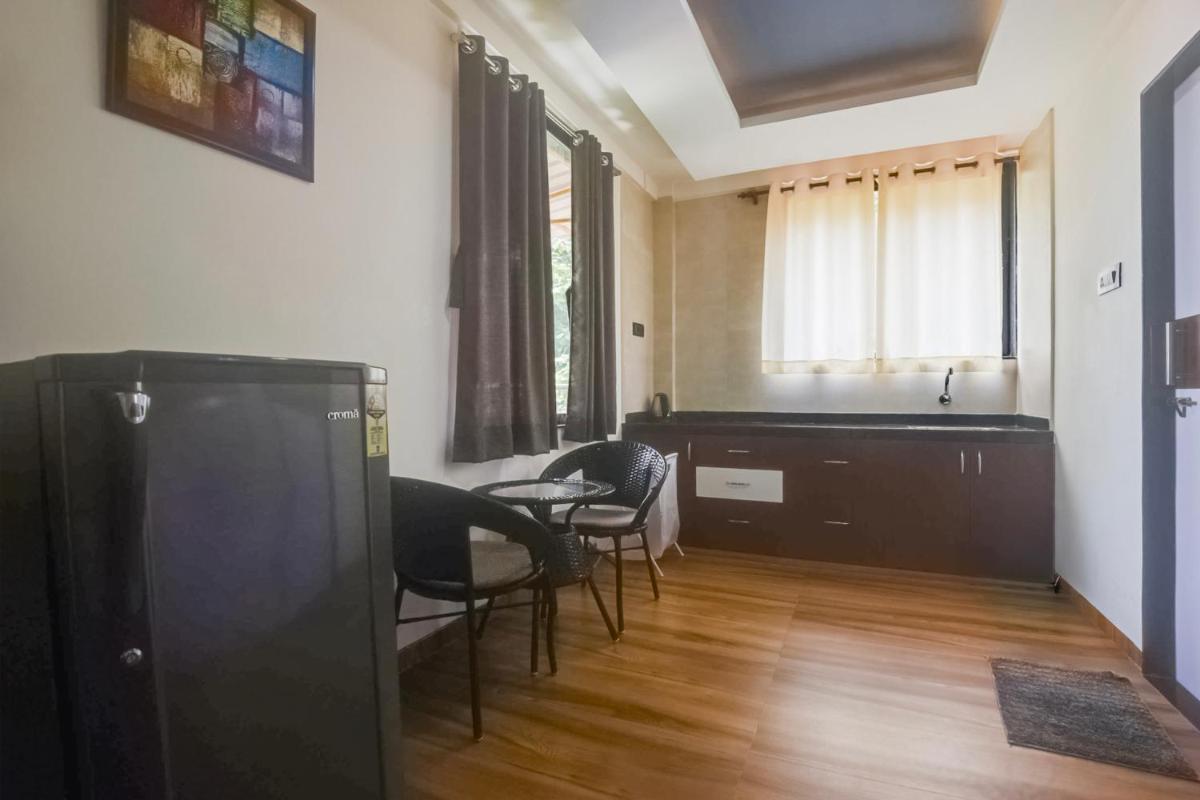 Collection O VS Palolem Heights - Housity