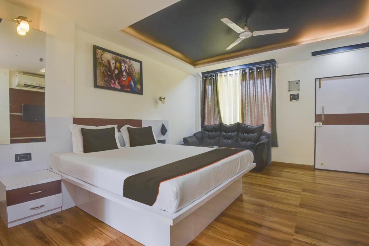 Collection O VS Palolem Heights - Housity