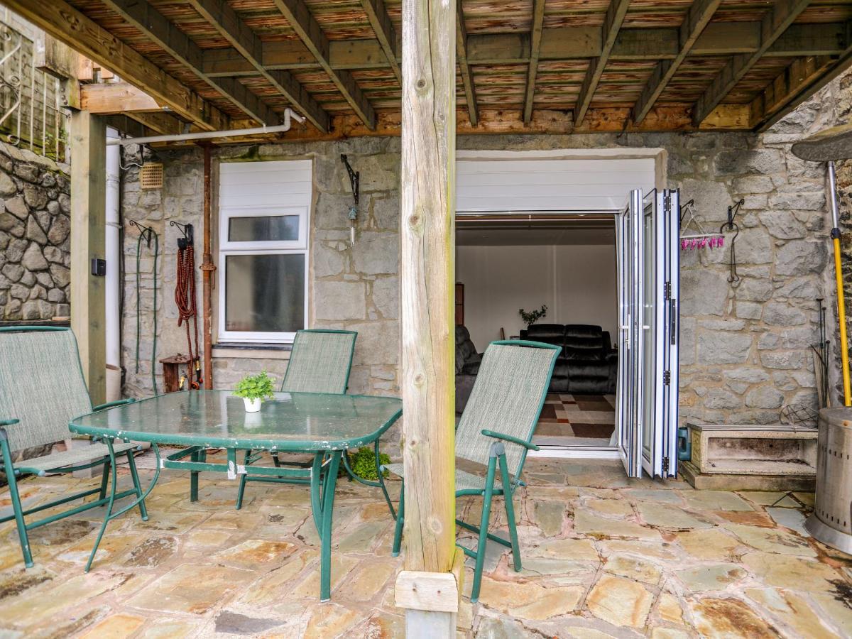 Hillside Apartment - Housity