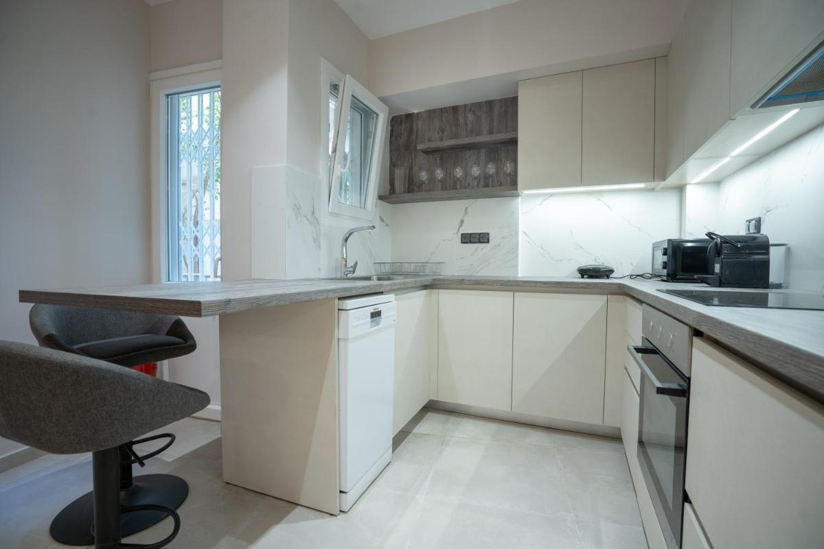 Megaro mousikis metro st. 2 bdrms apartment by MPS - Housity