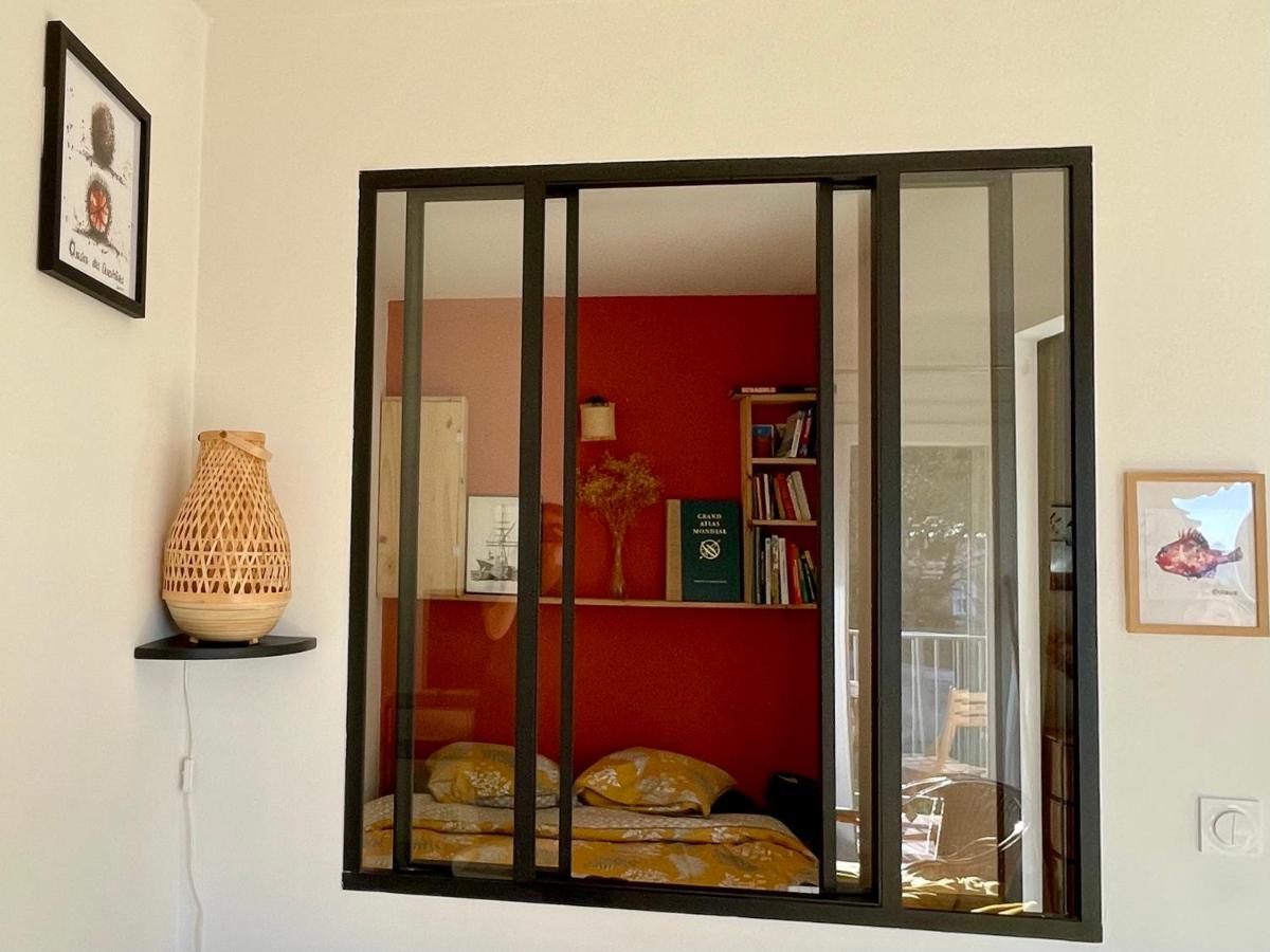 Appartement cosy vue mer à 50 m de la plage - refait à neuf et climatisé - Housity