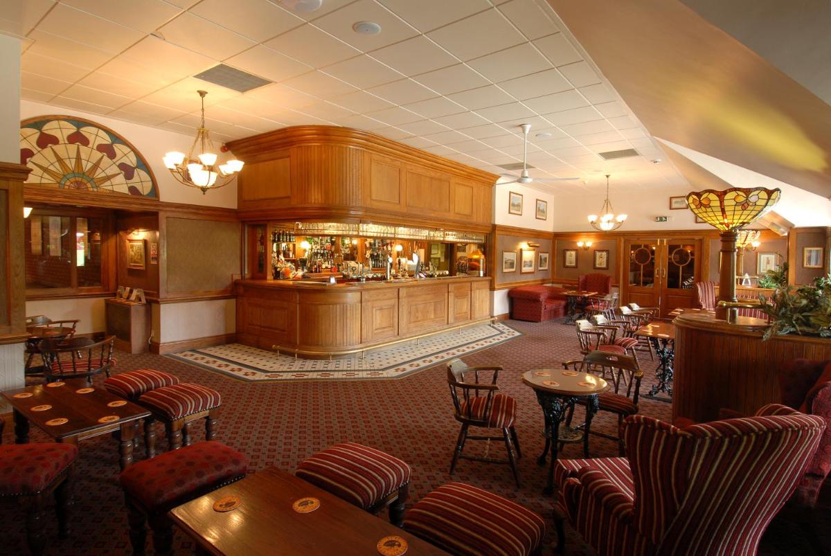 Three Counties Hotel - Housity