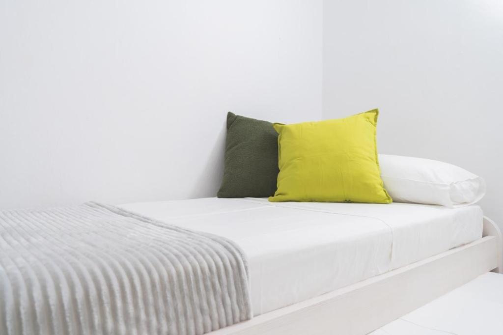 Beautiful Coastal 3-bedroom - 1 minute away from Fuengirola beach - Hizvo