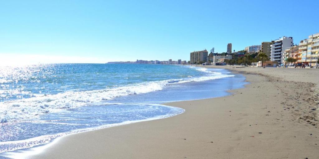 Beautiful Coastal 3-bedroom - 1 minute away from Fuengirola beach - Hizvo