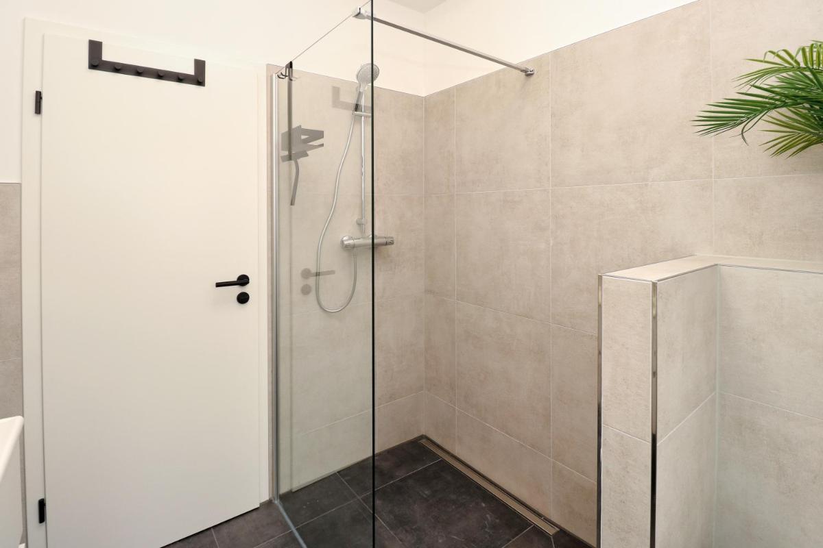 LIGHTPLACE - Moderne Apartments in Braunschweig - Balkon - Netflix - Am Kanal - Housity
