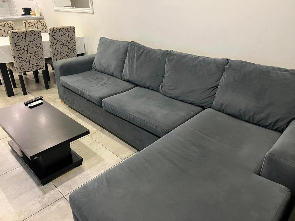 Suite in San Telmo dormitorio en suite con dos baños y balcon a la calle - Housity