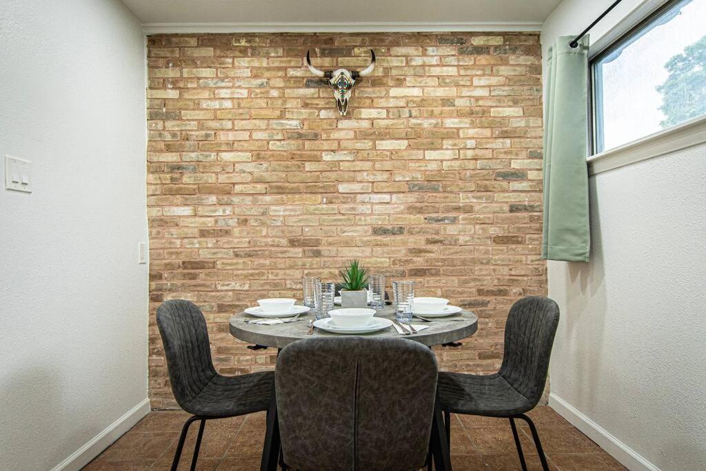 Downtown Austin Suite Retreat - Housity