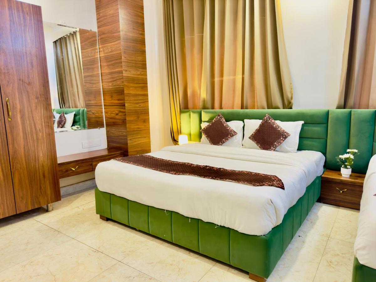Sanklap Hotel - Housity