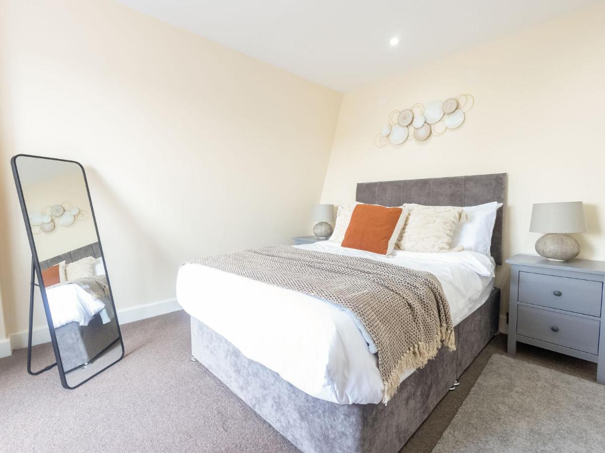 One and Two Bedroom Apartments near Holloway Train Station by Belvilla - Housity