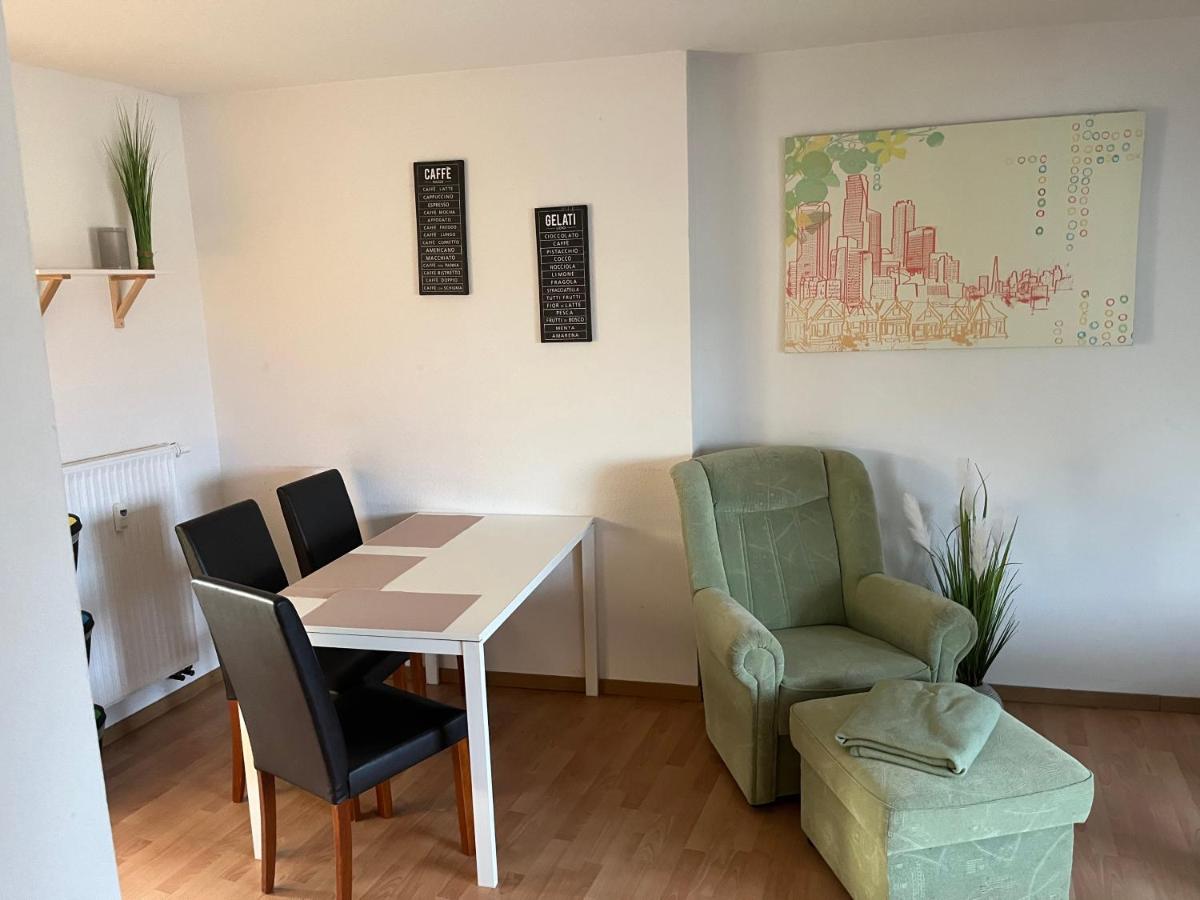 Monteur-Pension W8 - Housity