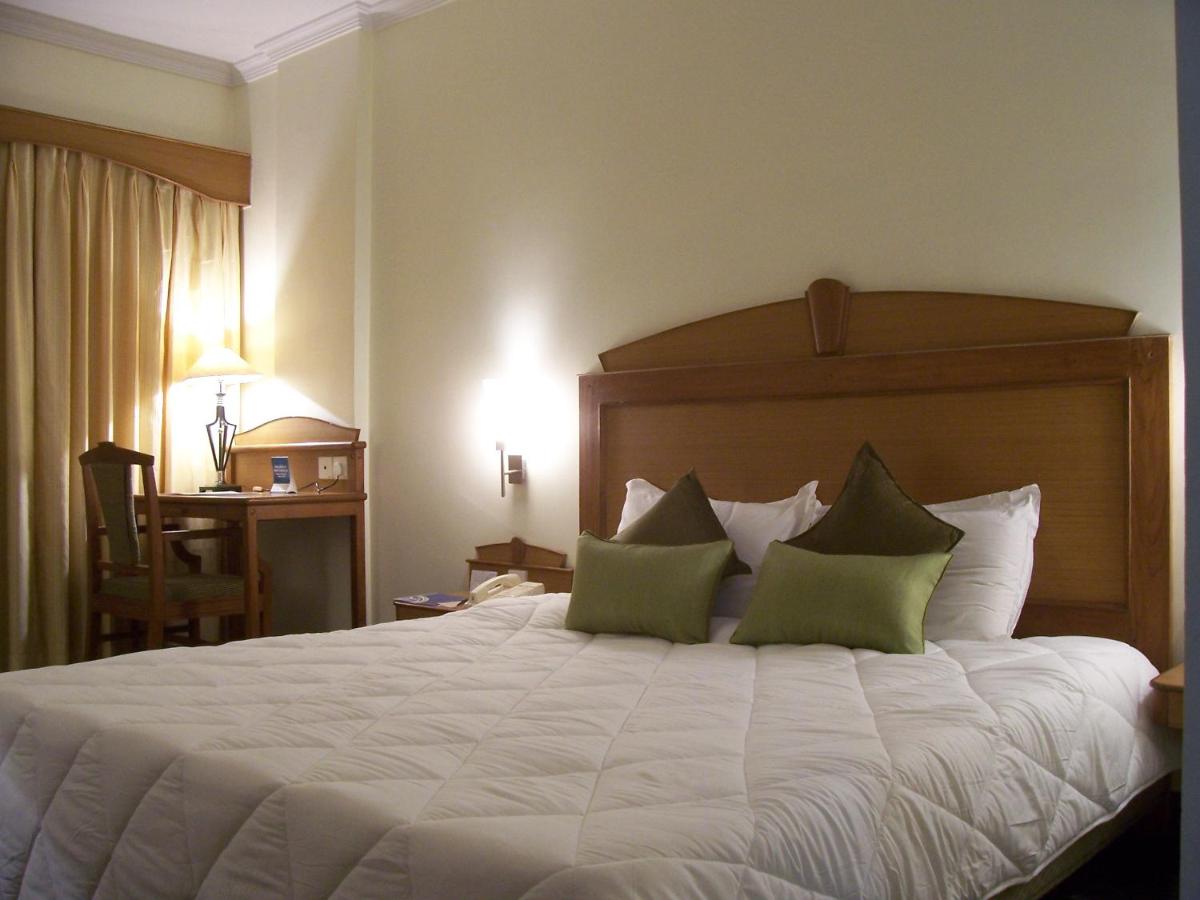 Taj Tristar - Housity