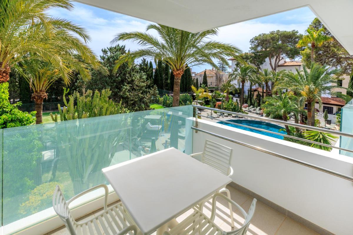 Piscina en o cerca de Hotel Illa d'Or & Club Apts 4* Sup