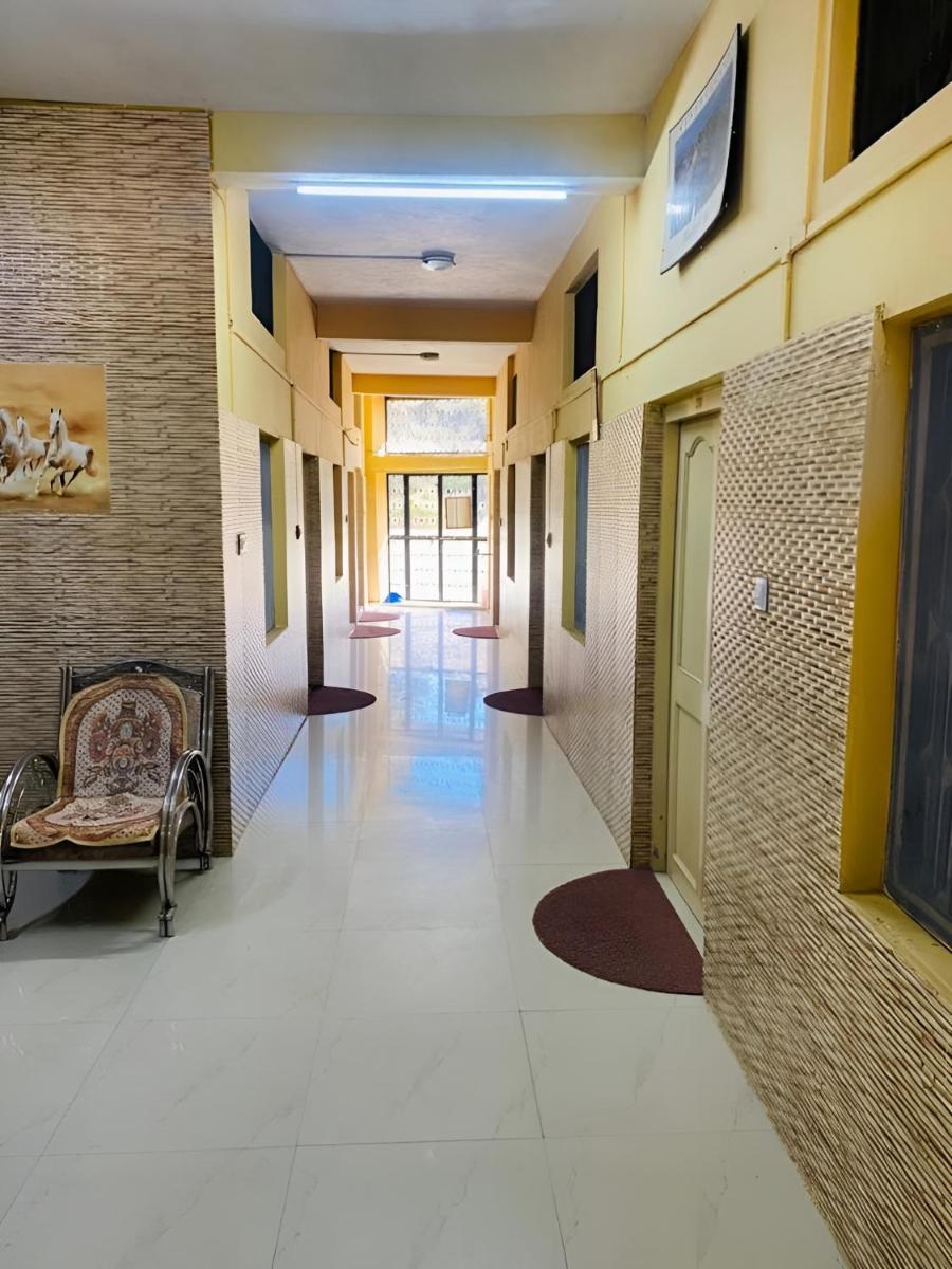 Nandishwar Guest House - 20 mins walk from Nakki Lake - Housity
