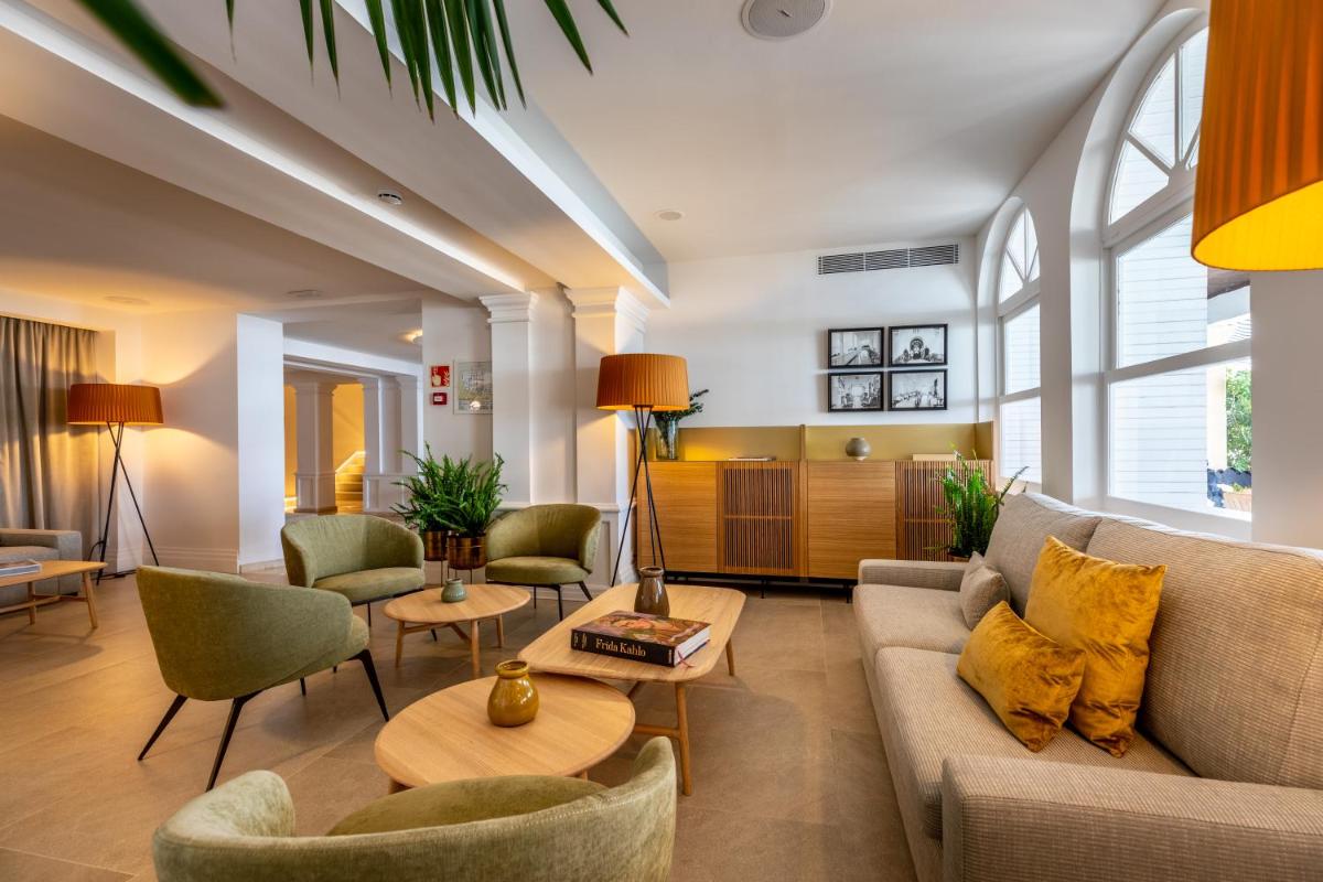 Zona de estar de Hotel Illa d'Or & Club Apts 4* Sup