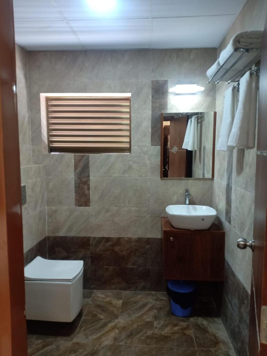 Lakshmi Mahal - V Inn - Housity