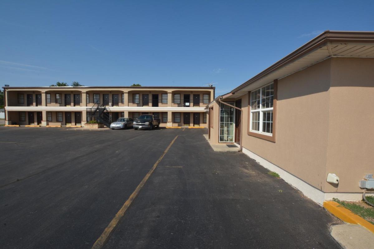 Newcastle Motel - Housity