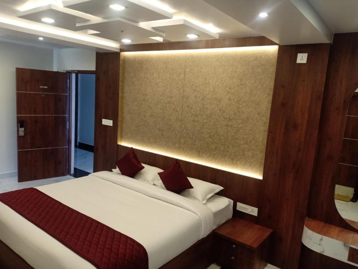 Lakshmi Mahal - V Inn - Housity