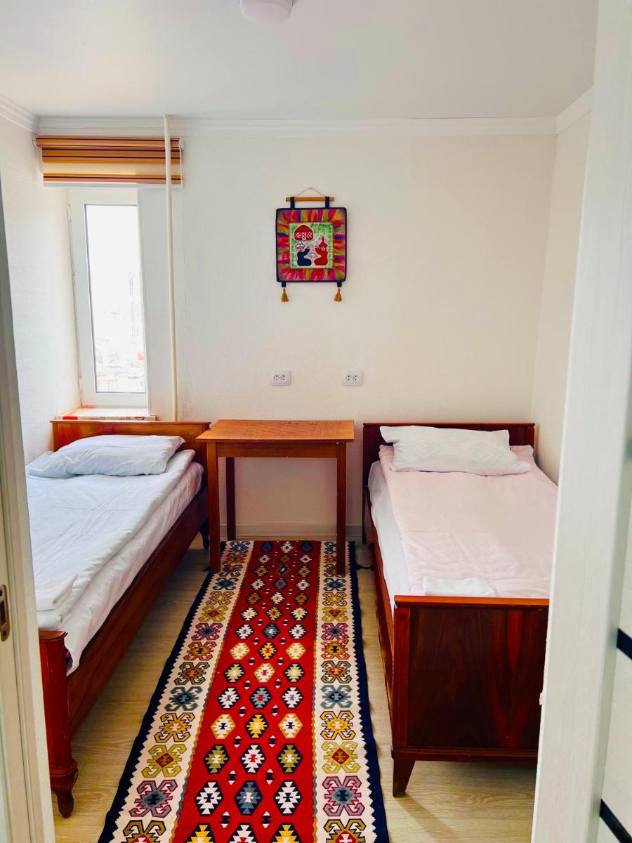 Tumar Guest House - Housity
