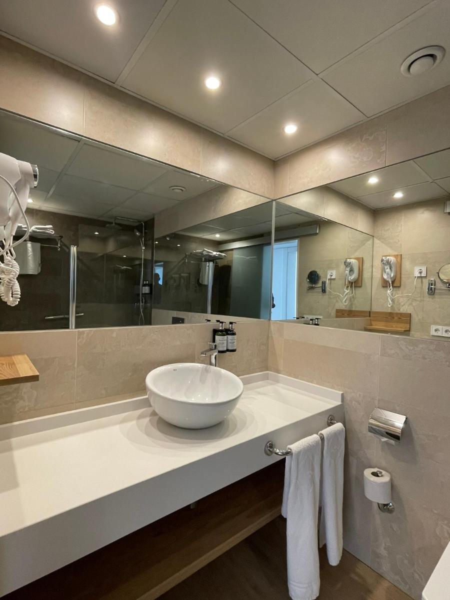 Un baño de Aparthotel Ponent Mar