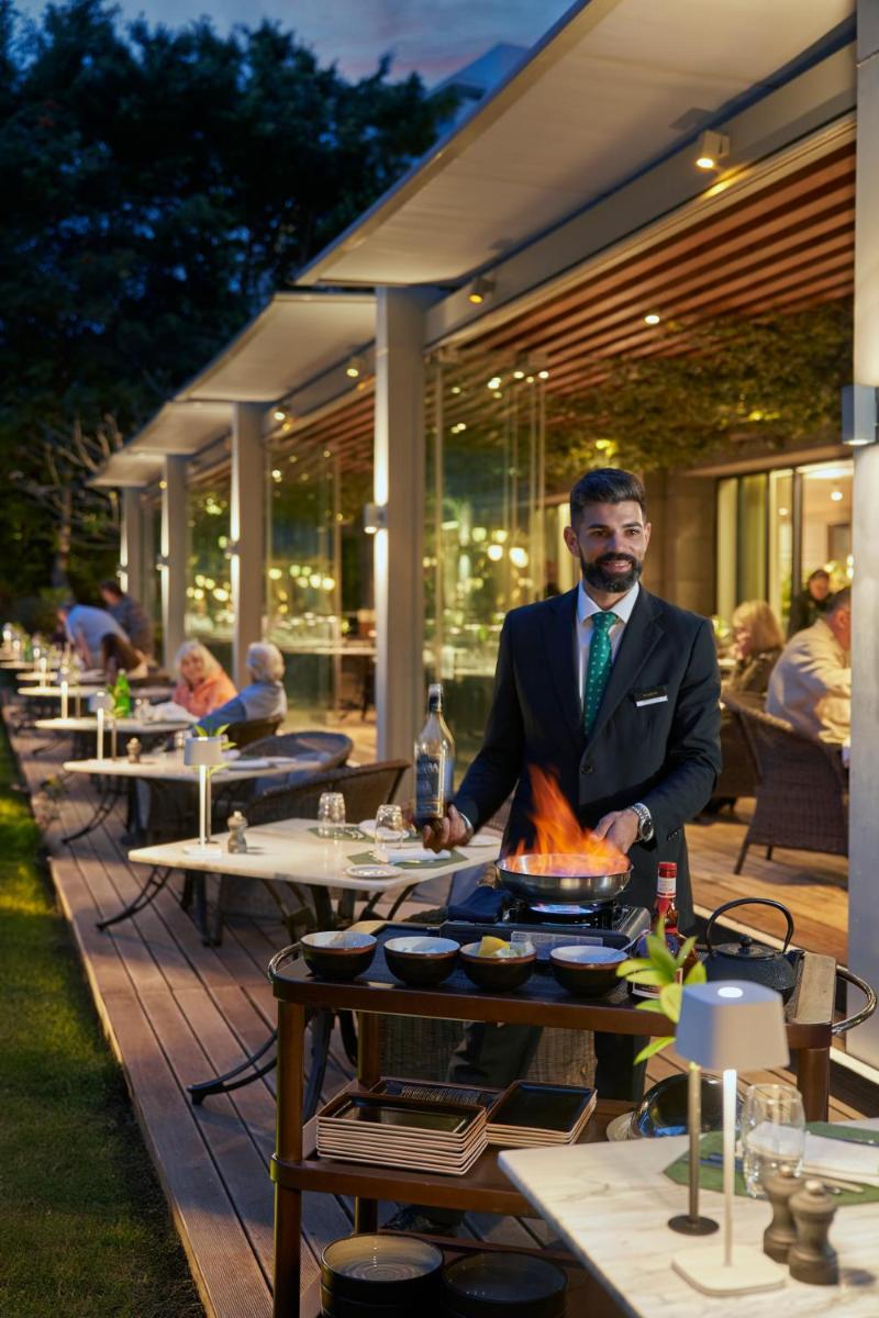 Os clientes hospedados em The Cliff Bay - PortoBay