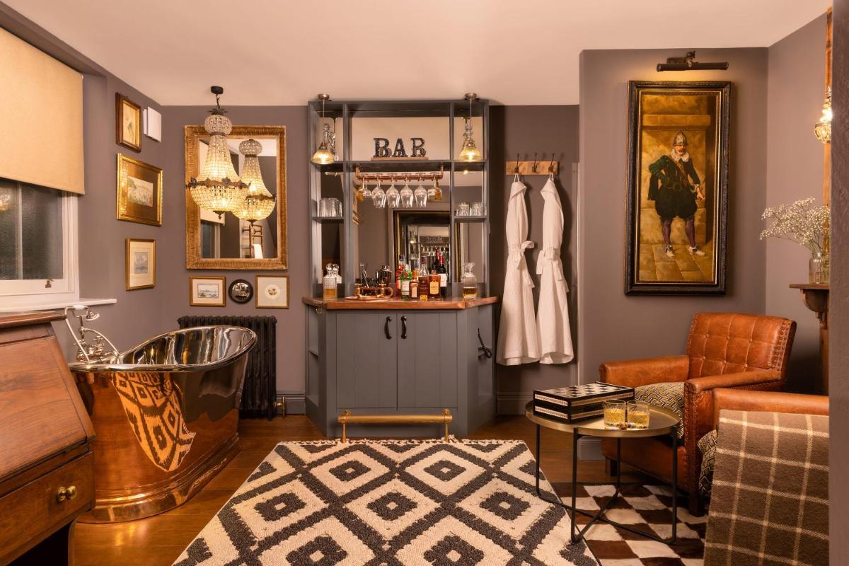 The Barth Room at Cheshire Boutique Barns - Housity