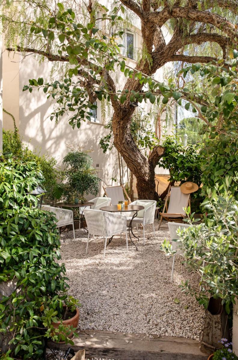 Hotel La Bienvenue - Housity