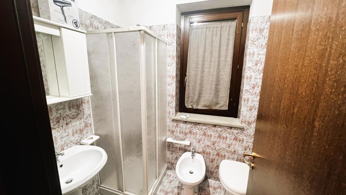 A' Porta i Frustere - Housity
