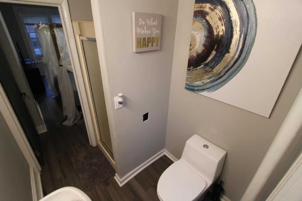 ☆☆ Modern Coed Dorm in Reading ☆☆ - Housity