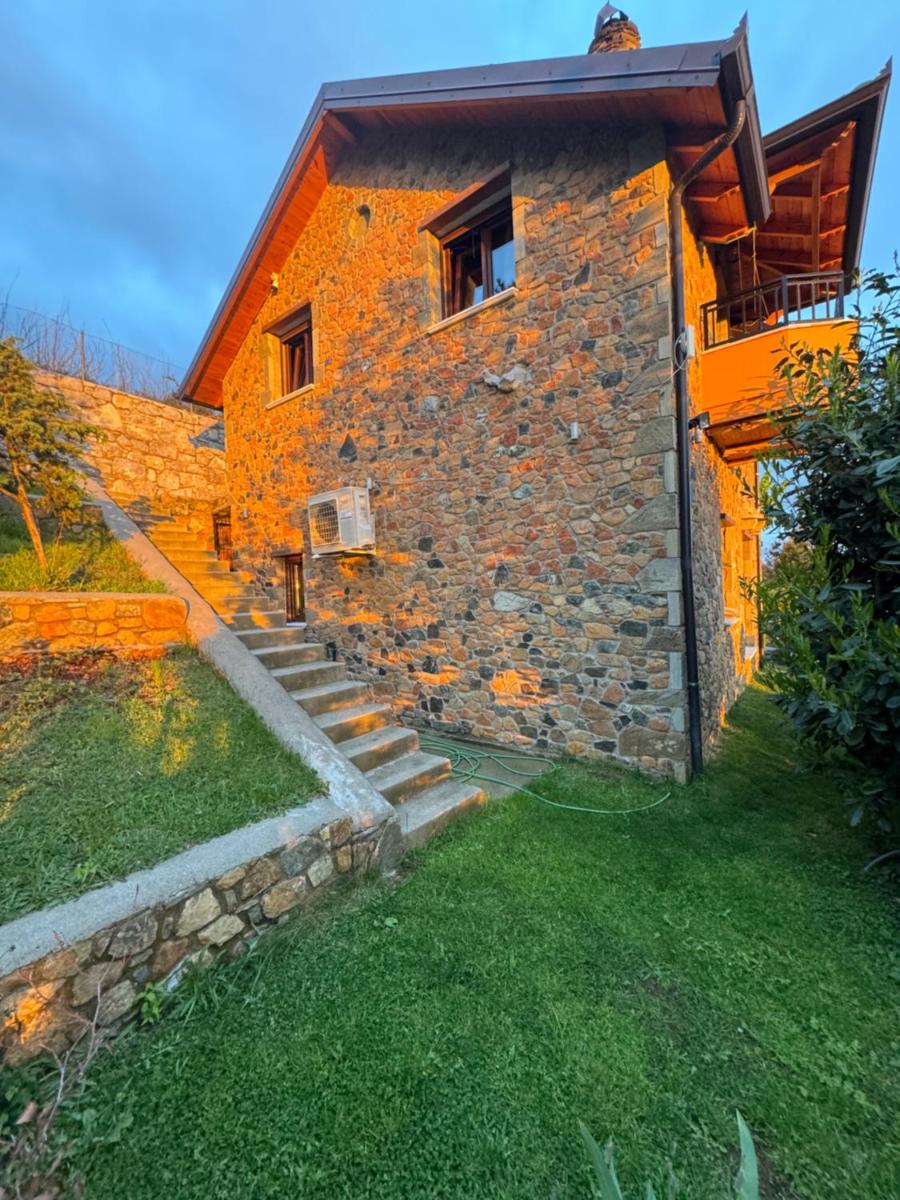 Shtepia Tradites Gjinar - Housity