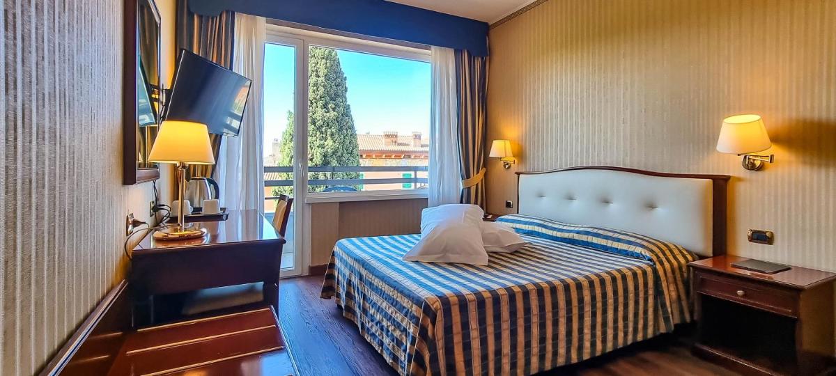 Hotel Benaco Garda ***S - Housity