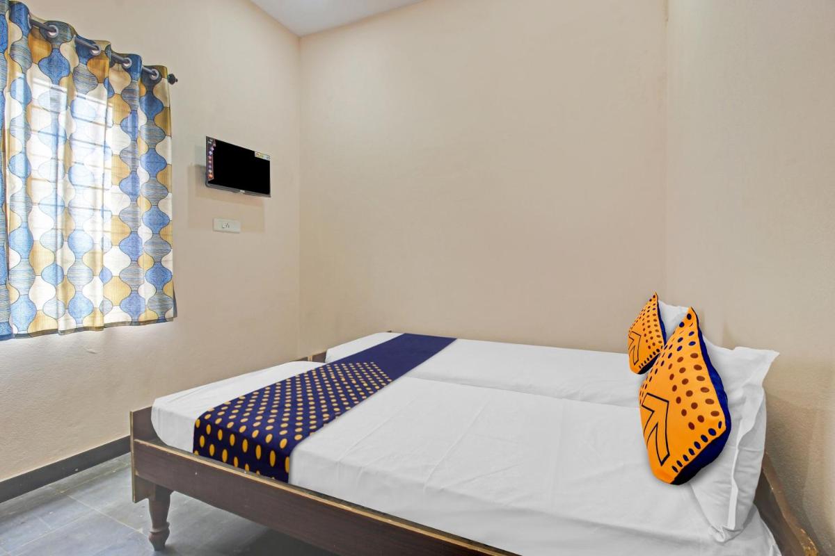 SPOT ON Hotel Shepherds Boarding And Lodging - Housity