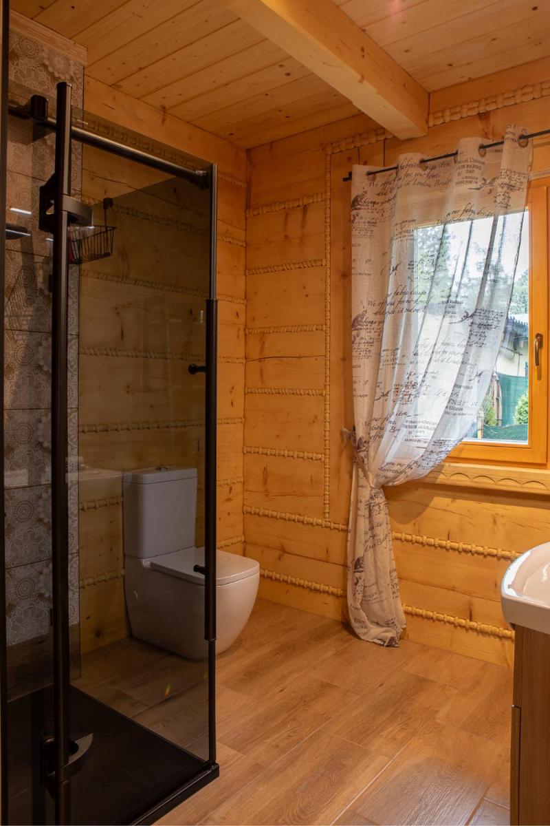 Chata Czarny Kot z jacuzzi i sauną - Housity