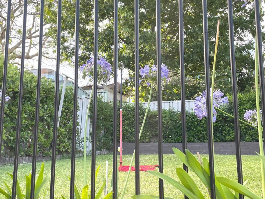 New 2 Bedroom house, Free parking, WiFi & welcome gift on arrival - Housity