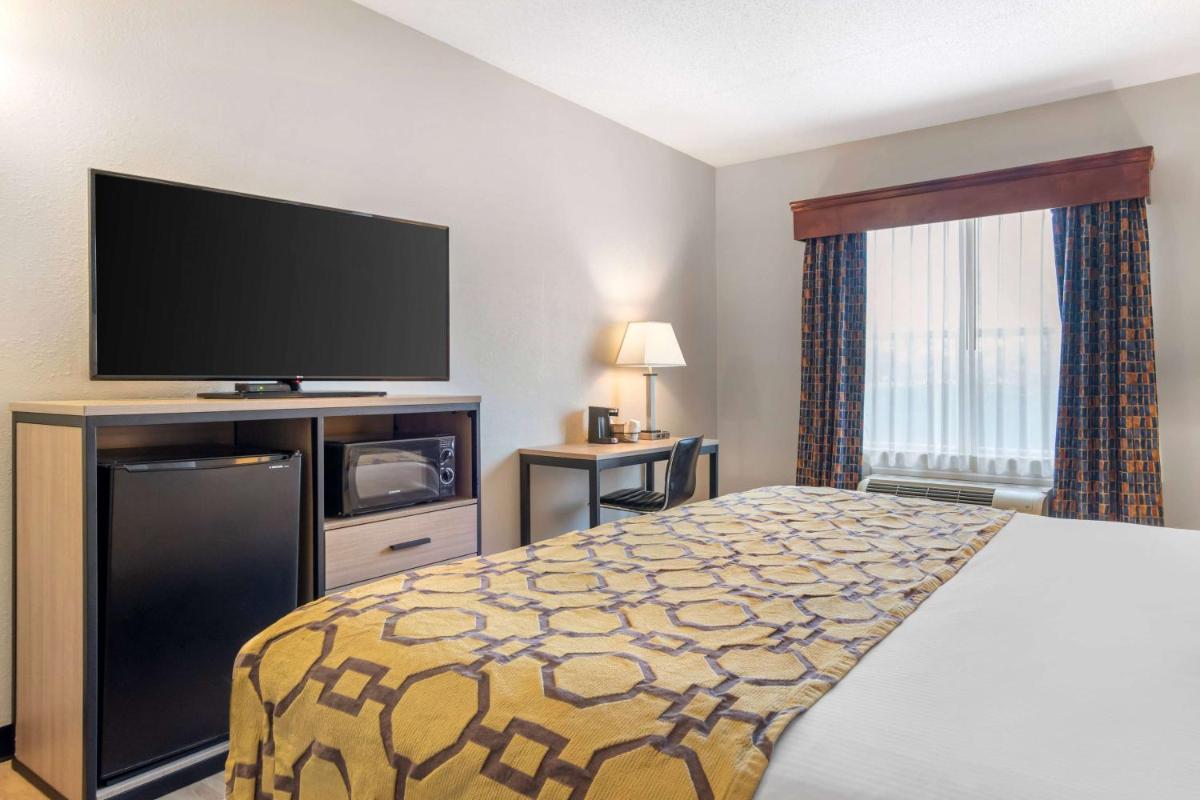 Baymont by Wyndham Kennesaw - Housity