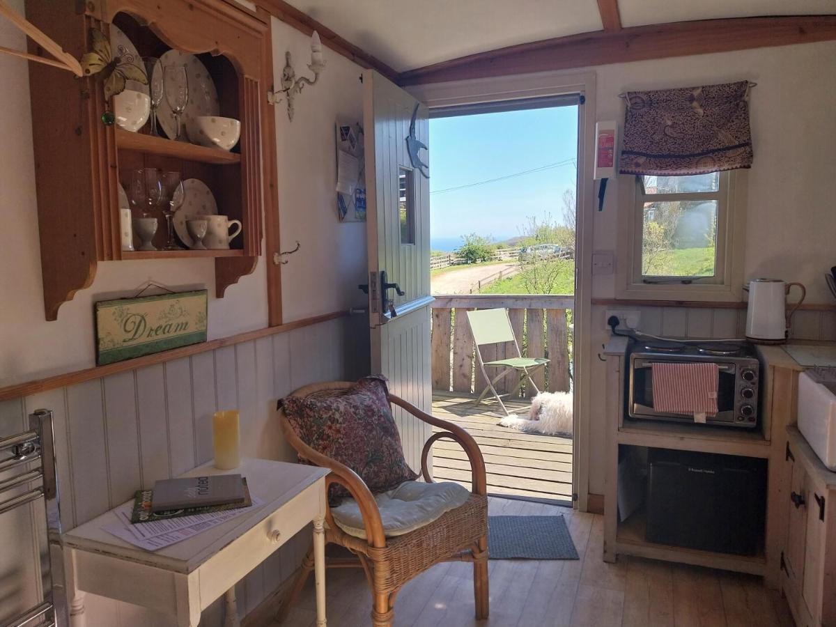 Meadowbeck - Shepherd Huts - Housity