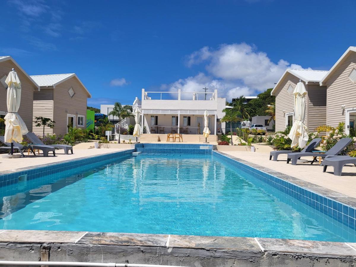Crawlbay Suites Hotel - Housity