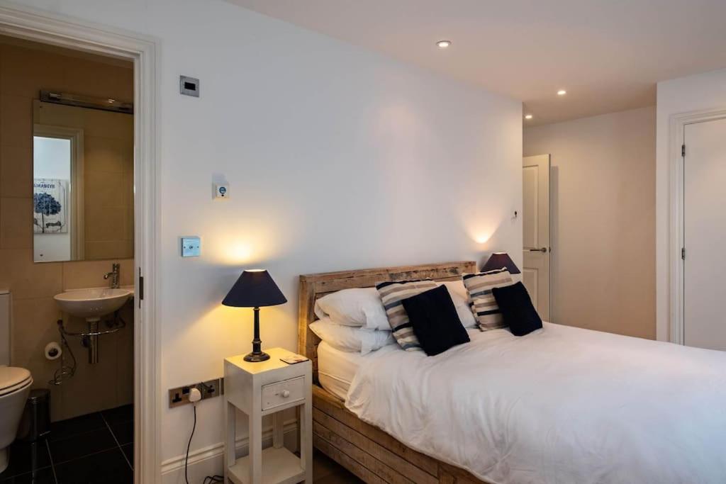 Derowen, Port Isaac Bay Holidays - Housity