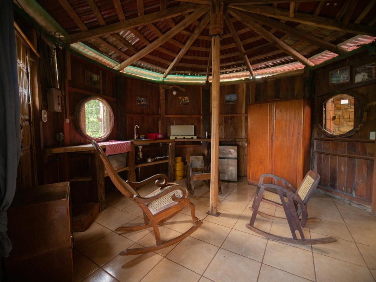 1 bedroom cabin, 3 blocks from beach and center of San Juan - Housity